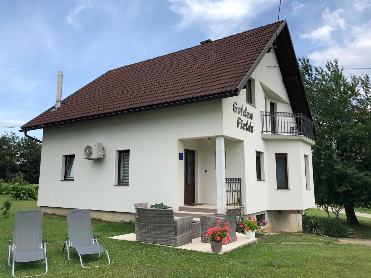 Apartment Golden Fields Smoljanac Exterior foto