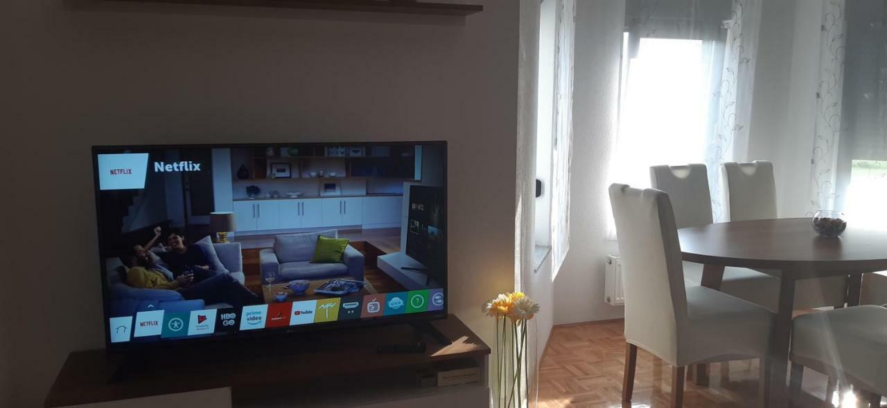 Apartment Golden Fields Smoljanac Exterior foto